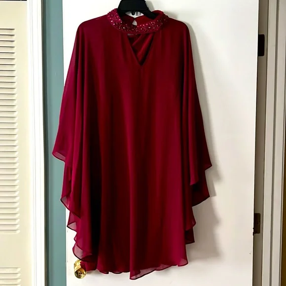 Elegant Burgundy Women's Dress - Picture 1 of 4